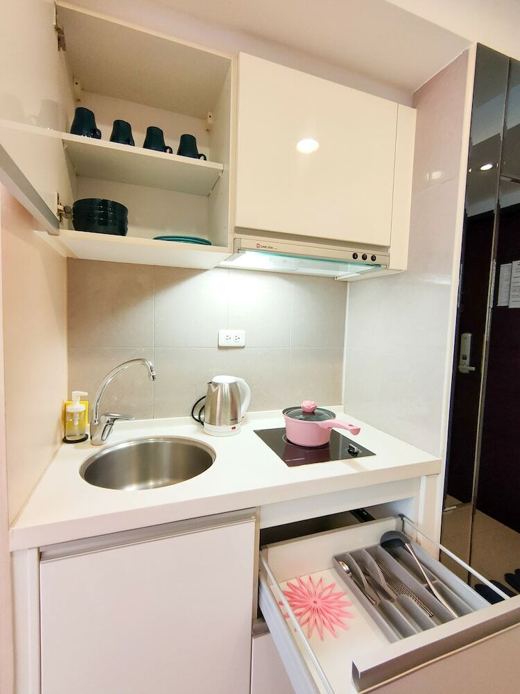 Q Square Apartment