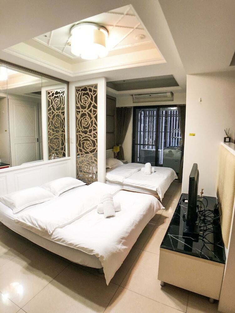 Q Square Apartment