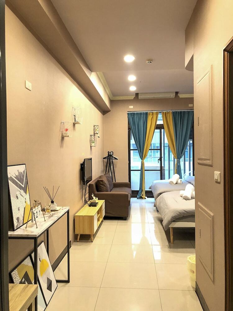 Q Square Apartment