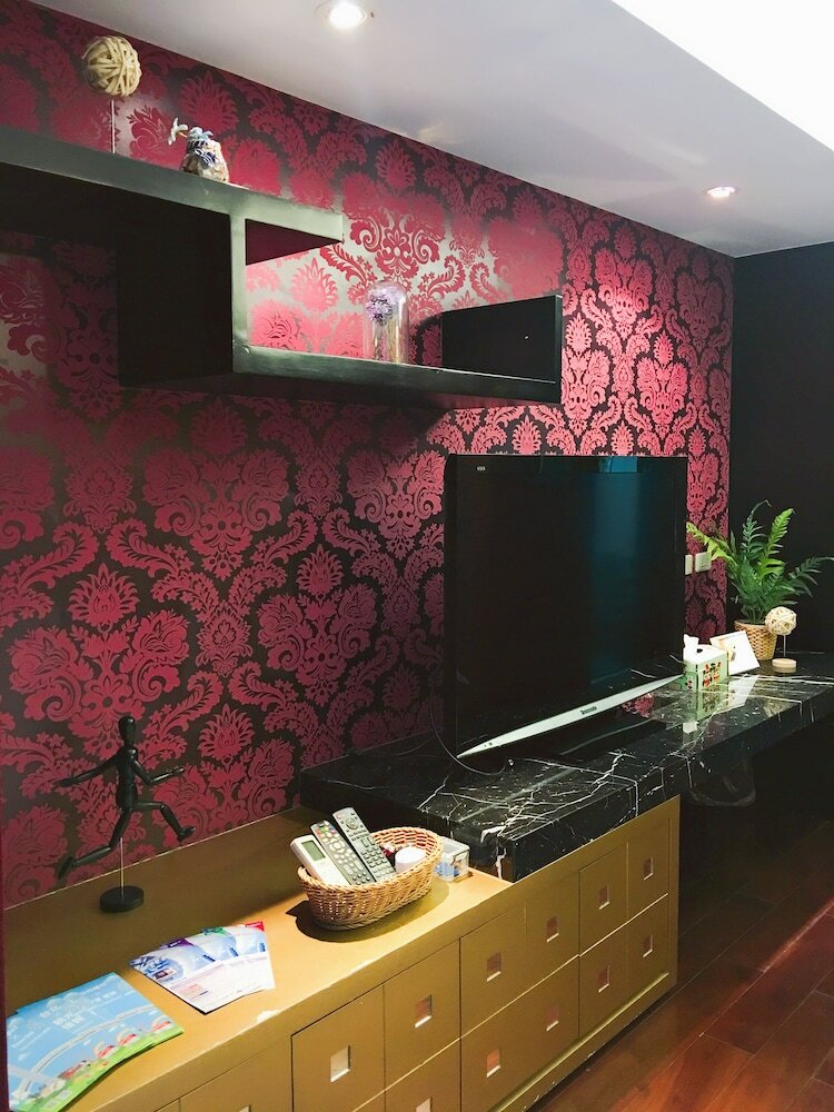 Q Square Apartment