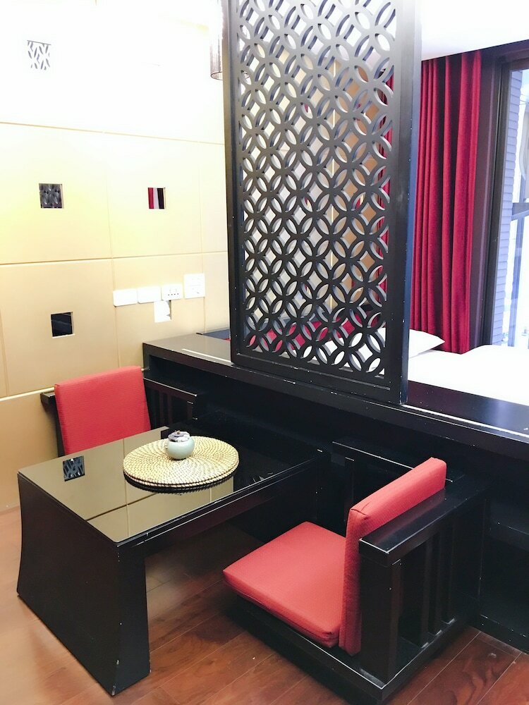 Q Square Apartment
