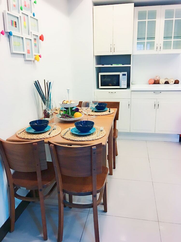 Q Square Apartment