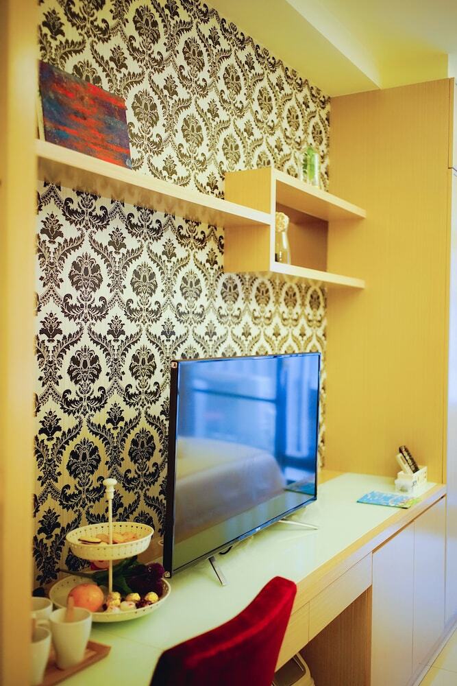Q Square Apartment