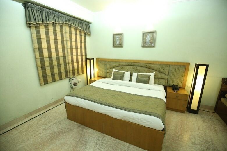 Hotel Singh Sahib