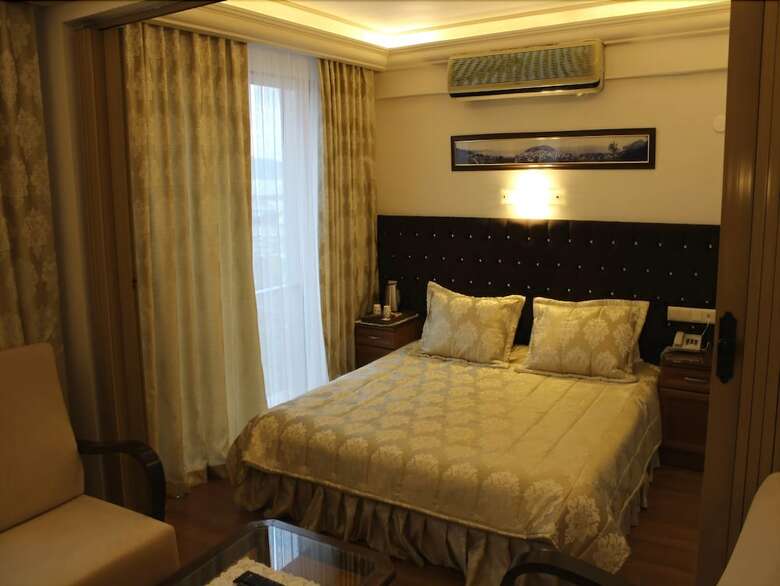 Hotel Kit Tur