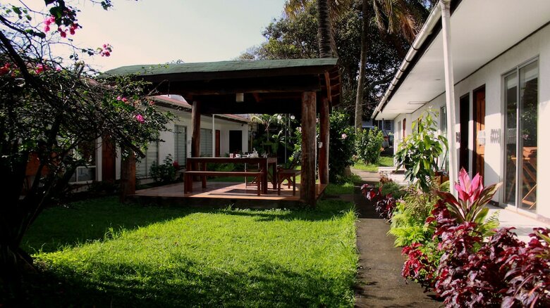 Inaki Uhi Hotel