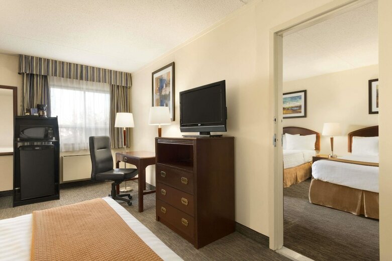Hotel Travelodge By Wyndham Edmonton South