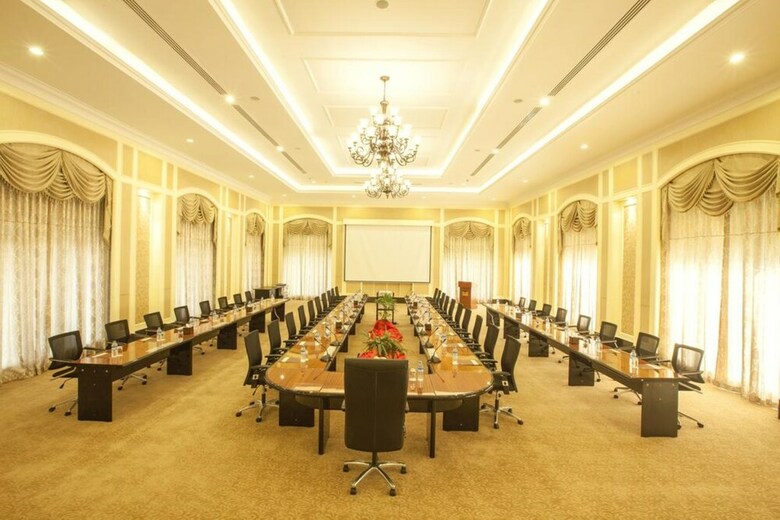 Grand Amara Hotel