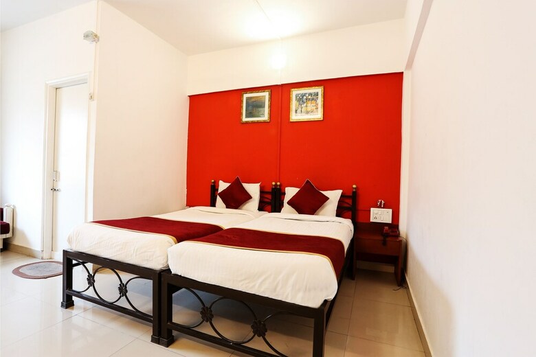 Hotel Hmr Royal Inn