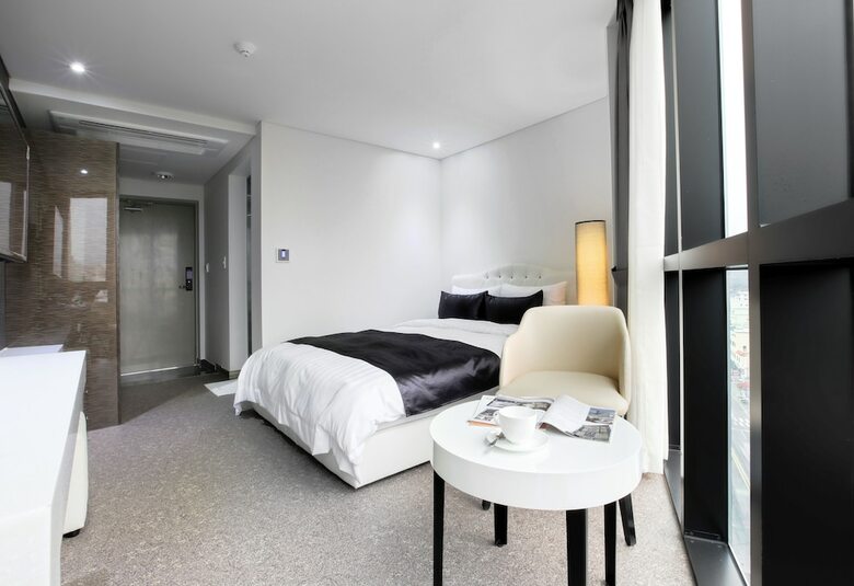 Eins Hotel