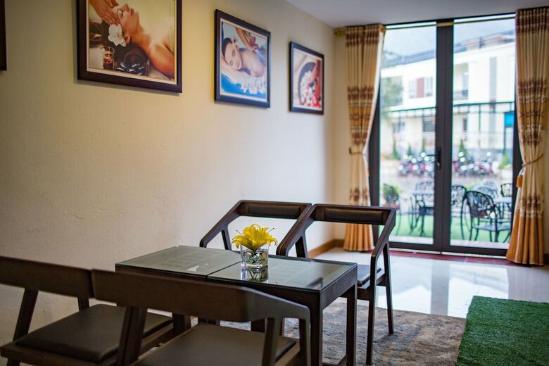 Freesia Hotel