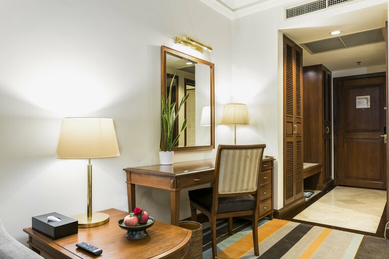 Chatrium Hotel Royal Lake Yangon