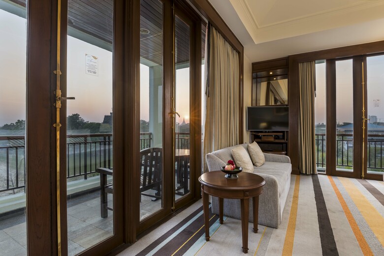 Chatrium Hotel Royal Lake Yangon