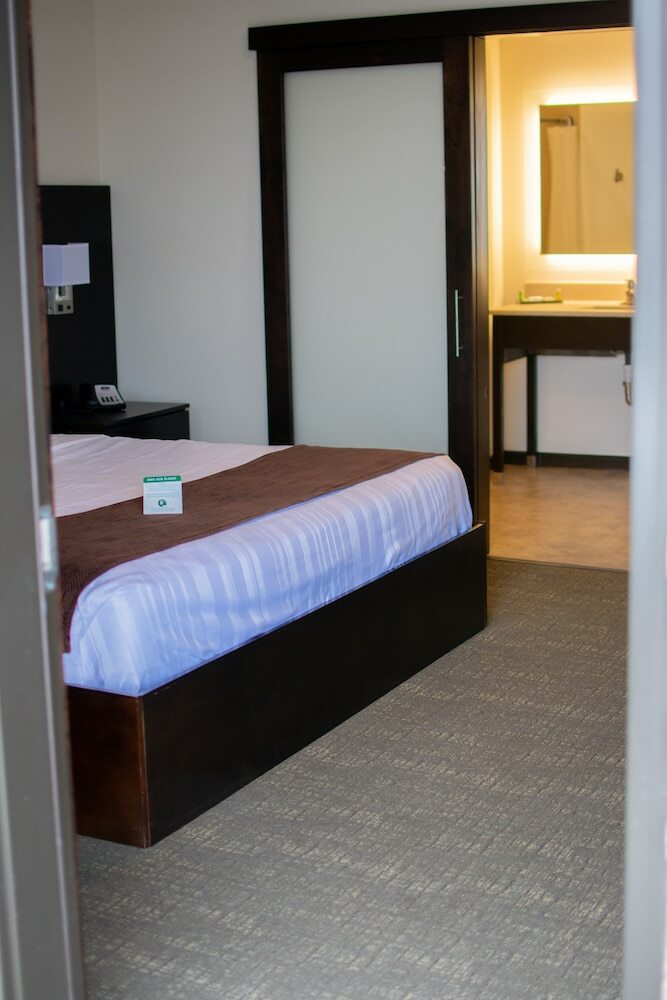 Boarders Inn & Suites By Cobblestone Hotels - Syracuse