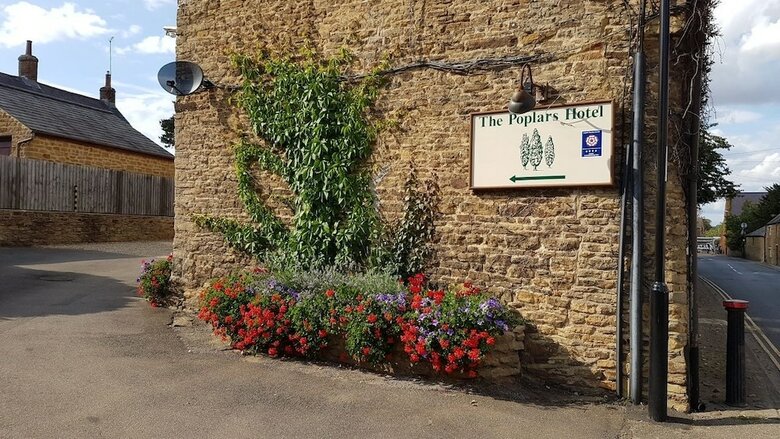 The Poplars Hotel