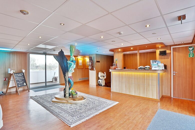 Hotelkabinenschiff Junker J�rg