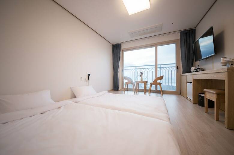 Mon Dieu Hotel