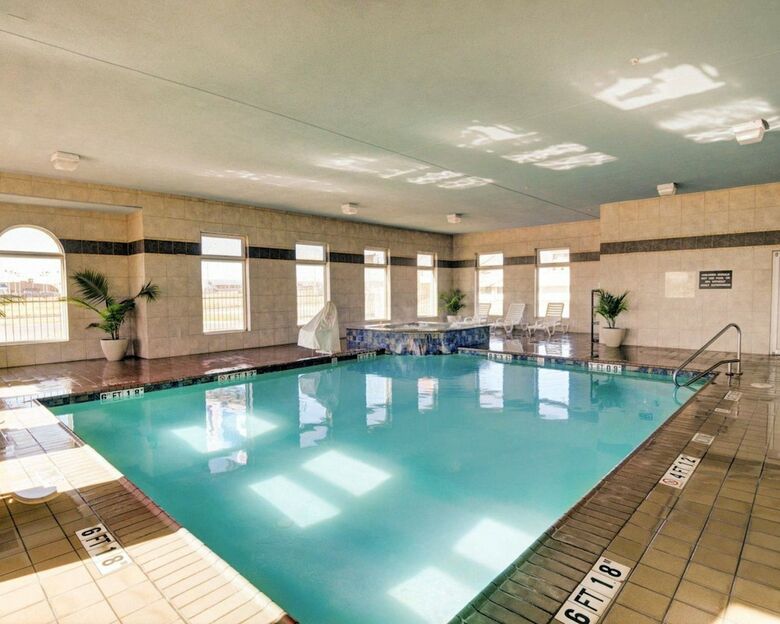 Hotel Comfort Inn & Suites