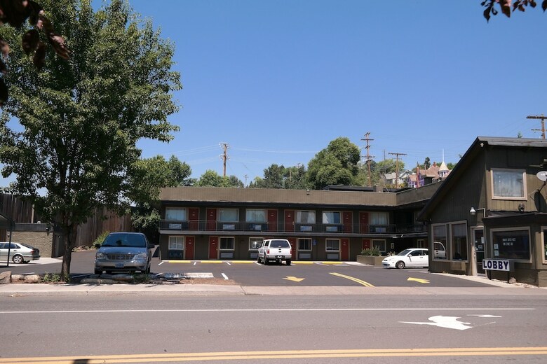 Motel River Park Inn