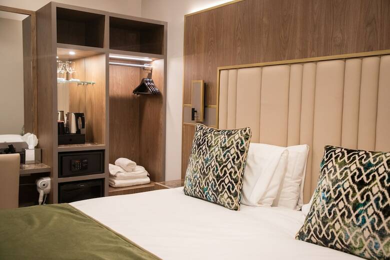 Merit Kensington Hotel