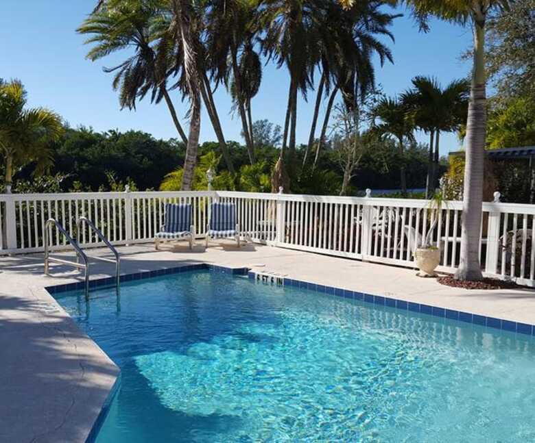 Posada Siesta Key Bungalows