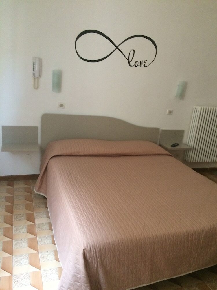 Hotel Benaco Bee Free