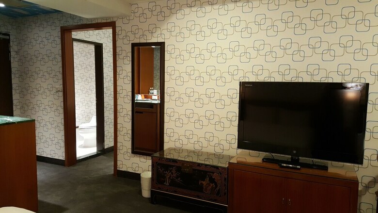 Hon Dow Hotel