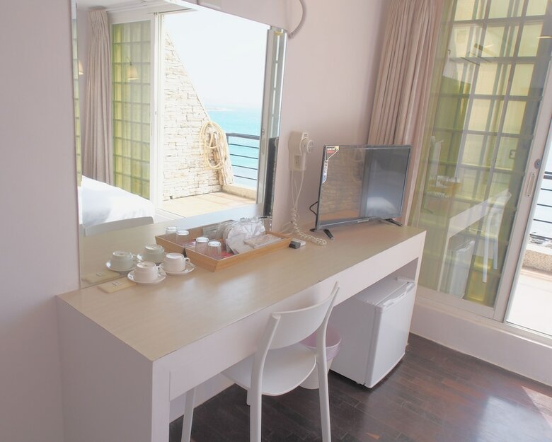 Summer Aura B&B