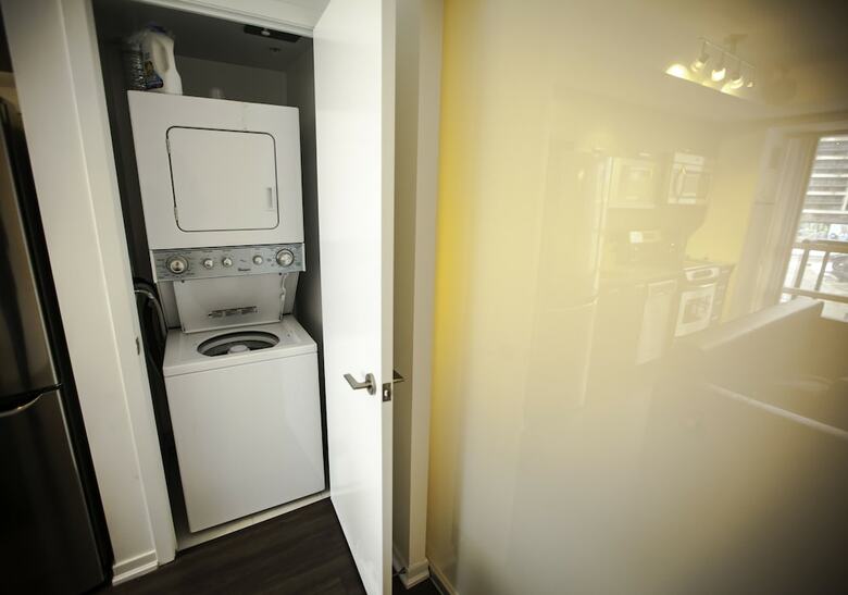 Life Suites Queen Street 2 Bed Apartment