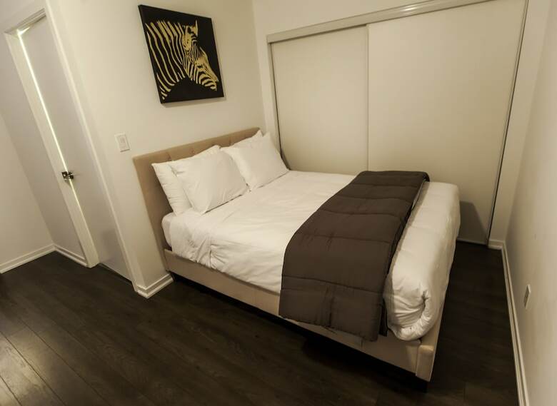 Life Suites Queen Street 2 Bed Apartment