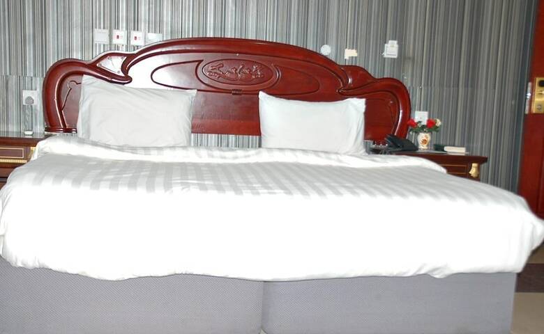 Hotel Peace Royal Resort