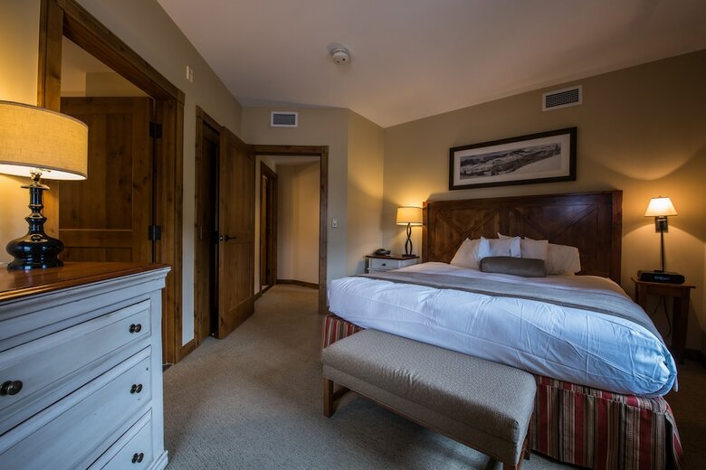 Posada Lodge At Mountaineer Square