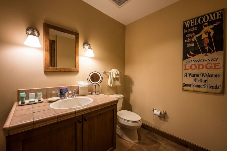 Posada Lodge At Mountaineer Square
