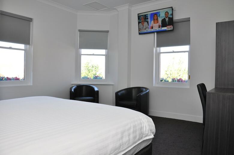 Queens Head Hotel