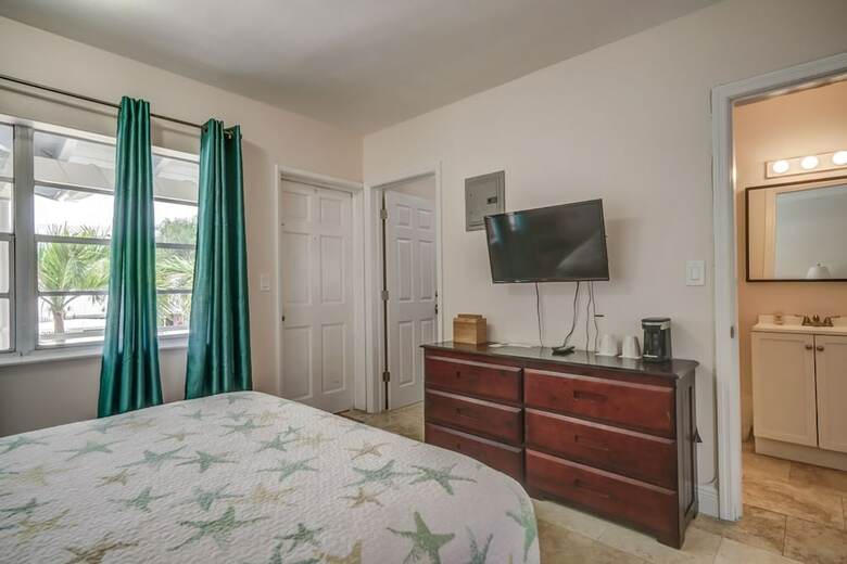 Hotel Sea Steps Suites