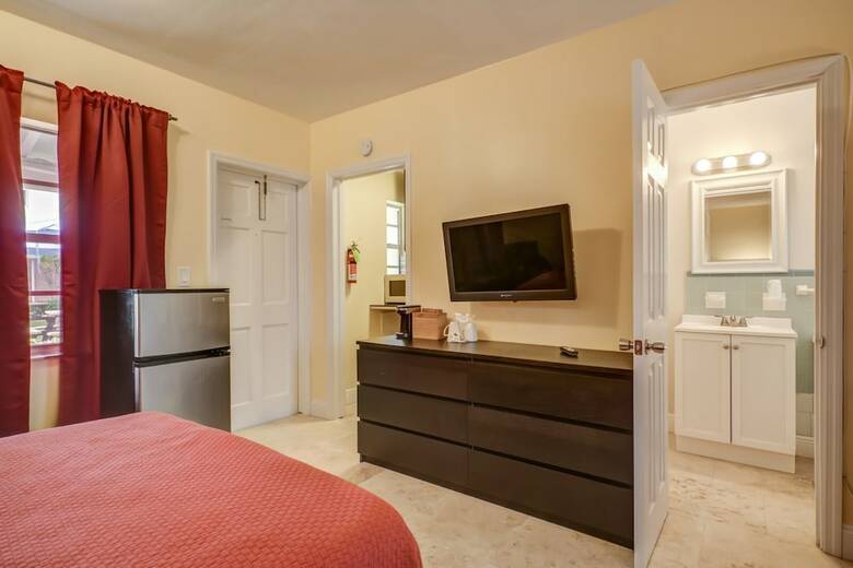 Hotel Sea Steps Suites