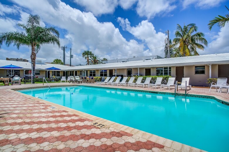 Hotel Sea Steps Suites