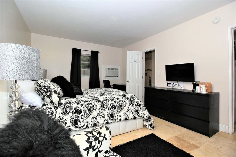 Hotel Sea Steps Suites