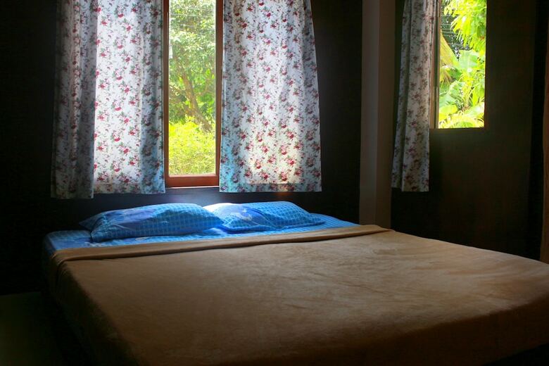 Hostal Love Station Hostel