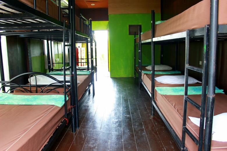 Hostal Love Station Hostel