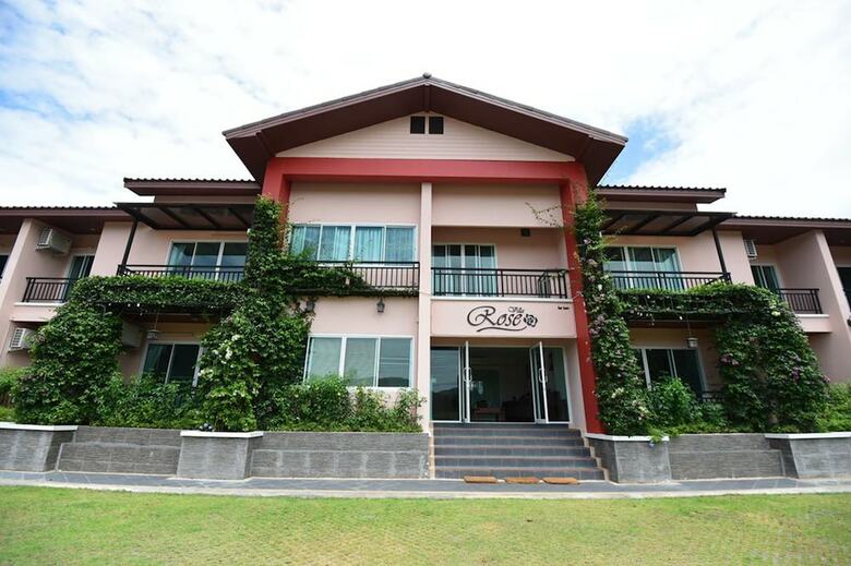 Hotel Rose Villa Resort