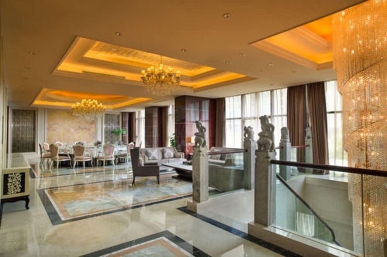 Embassador International Hotel