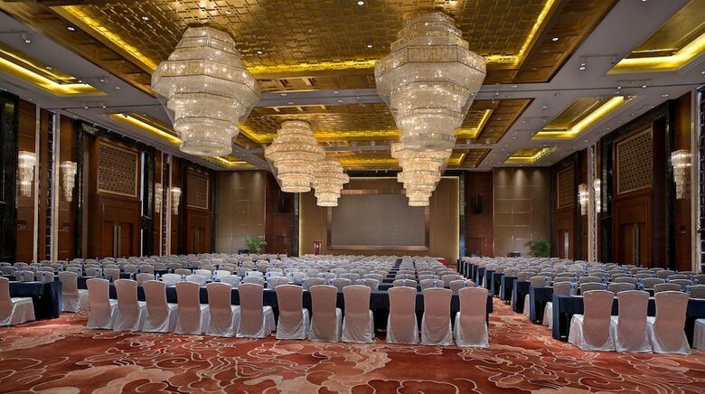 Embassador International Hotel