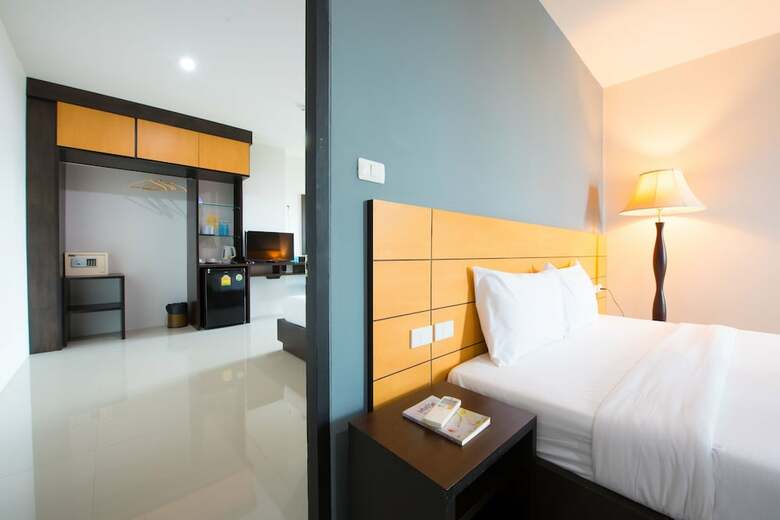 Lee Hotel