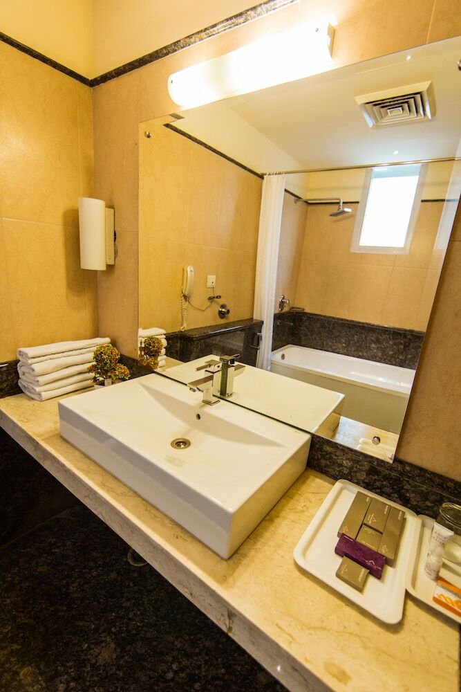 Hotel Clark International