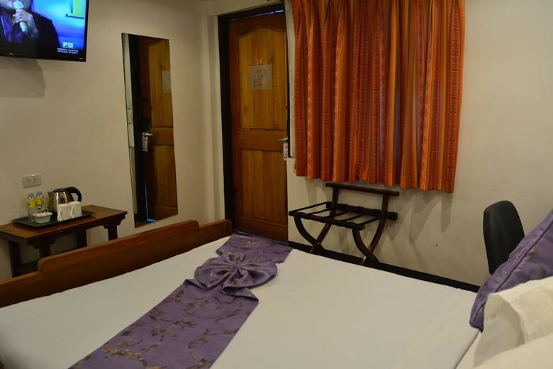 Safari Lodge Baguio By Log Cabin Hotel