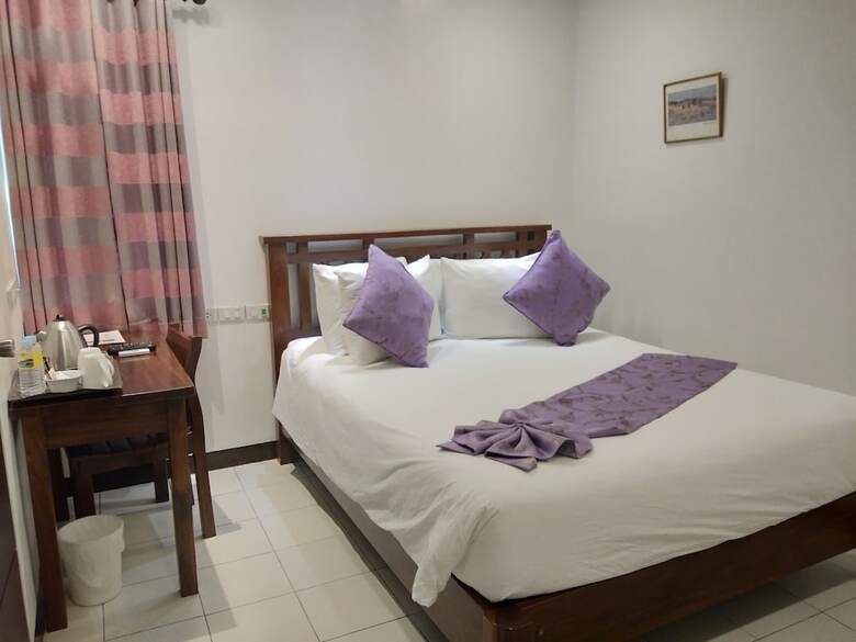 Safari Lodge Baguio By Log Cabin Hotel