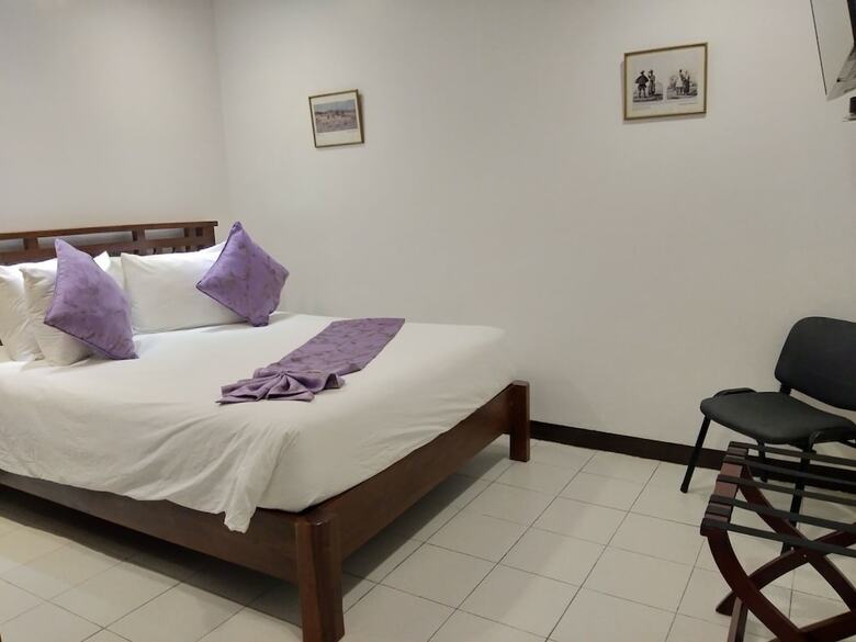 Safari Lodge Baguio By Log Cabin Hotel