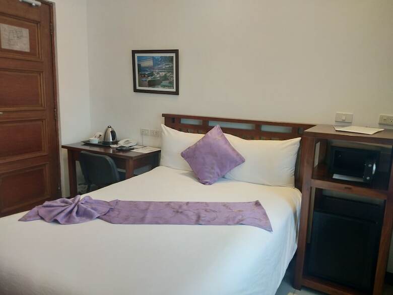 Safari Lodge Baguio By Log Cabin Hotel