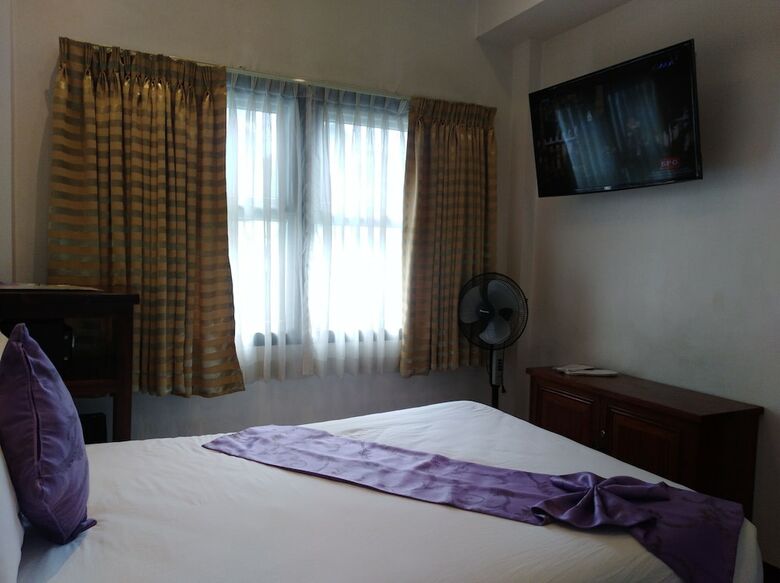 Safari Lodge Baguio By Log Cabin Hotel